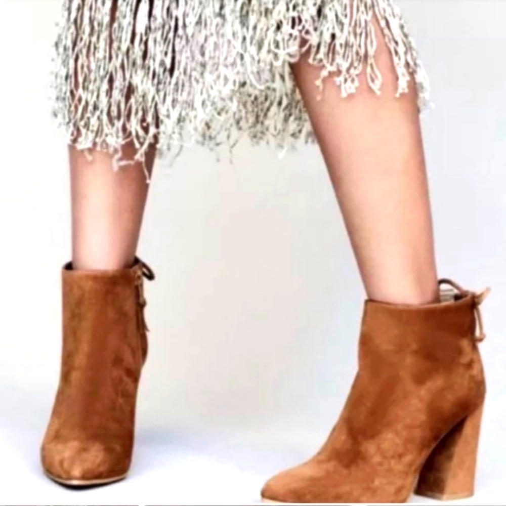 Stuart Weitzman Grandiose Suede Boots S.9M